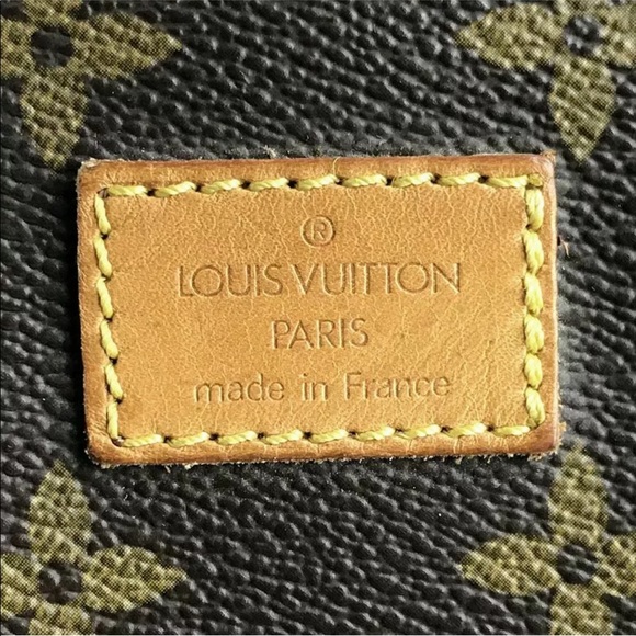 ā„ļøBeautiful ā„ļøAuth LV Samuer 35 Crossbody - Picture 8 of 8